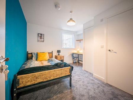 5 bedroom semi-detached house to rent - Photo 4