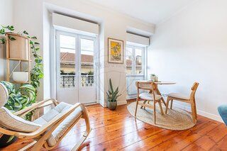 Apartment Refurbished 1 bedrooms for rent Alcântara Lisboa - balcony, 2nd floor, kitchen - Photo 4