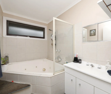 3 Bedroom Family Home in Great Location - Photo 3