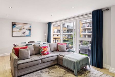 A 2 bedroom, 2 bathroom flat on the 3rd floor of this sought after development - Photo 4