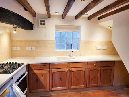 1 bedroom mews to rent - Photo 2