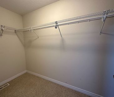 For Lease - 2352 Natasha Circle, Oakville, Ontario - Photo 3