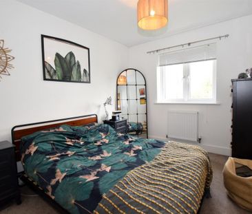 2 bedroom end of terrace house to rent - Photo 5