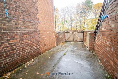 2 bedroom ground floor flat to rent - Photo 5