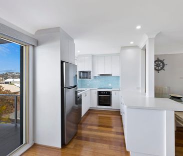 Modern Coastal Retreat with Ocean Views - Photo 4