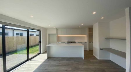 PRESTONS PARK - FOUR BEDROOM EXECUTIVE HOME - Photo 4