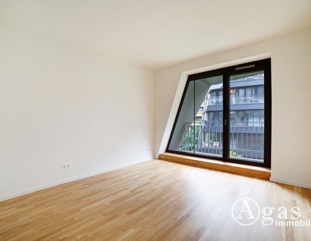 Highlight-Wohnung mit 4 Zimmern, ca. 120m², EBK und umlaufendem Balkon mit Panoramablick in Berlin-Mitte! - Foto 1