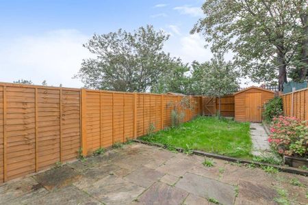 3 bedroom terraced house to rent - Photo 4