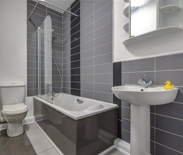 3 bedroom semi-detached house to rent - Photo 5