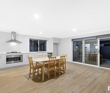 Stylish Room with Private Ensuite in Purpose-Built Co-Living Home -... - Photo 1