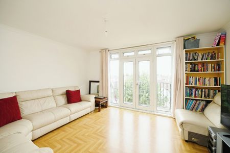 RARE TO FIND Spacious Two Bedroom Maisonette Over Two Floors - Photo 5