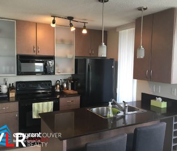 Condo in Downtown Vancouver, BC - Photo 6