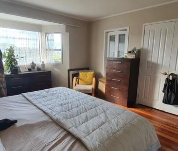 Property Management82 Whangaparaoa Road, Red Beach - House for Rent - Photo 3