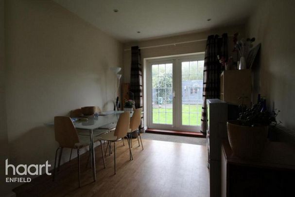 1 bedroom in a house share to rent - Photo 1