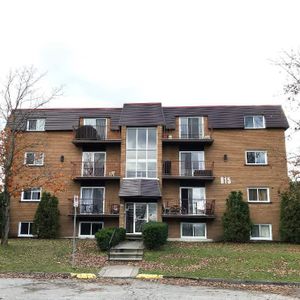 Grand 3½ à 845$, eau chaude et chauffage inclus, Sherbrooke Est - Photo 2