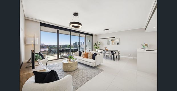 OPULENT LIFESTYLE | PERMANENT TROPHY VIEWS | LOCATED IN THE HEART OF RHODES - Photo 1