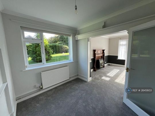 2 bedroom flat to rent - Photo 1