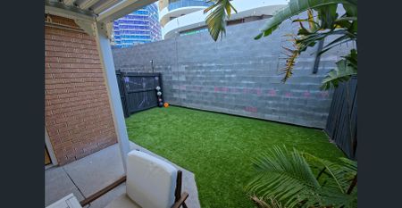 Coastal Home In The Heart of Chevron Island - Photo 2