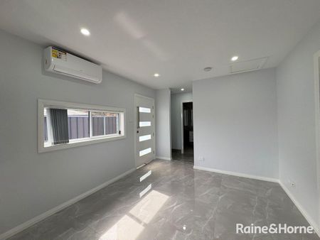 NEAR NEW GRANNY FLAT | WALK TO AL-FAISAL COLLEGE - Photo 5