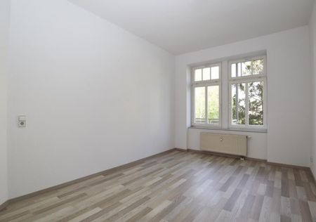 mitten auf dem Schloßberg • 2 Zimmer • neues Laminat • mit Balkon • mit Küche • zur Miete - Photo 4
