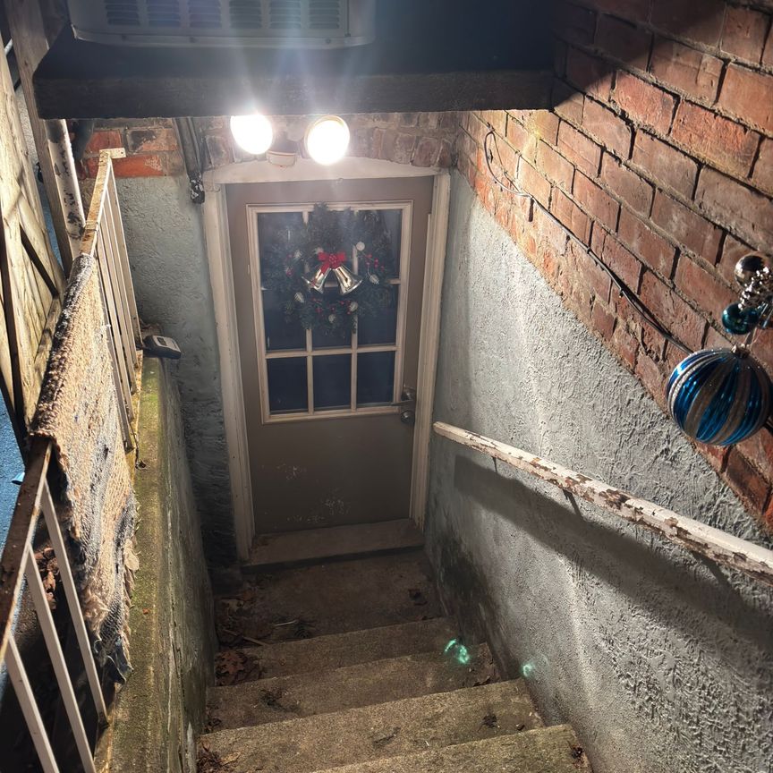 For Lease - 37 Gillespie Avenue Unit# Basement, Toronto, Ontario - Photo 1