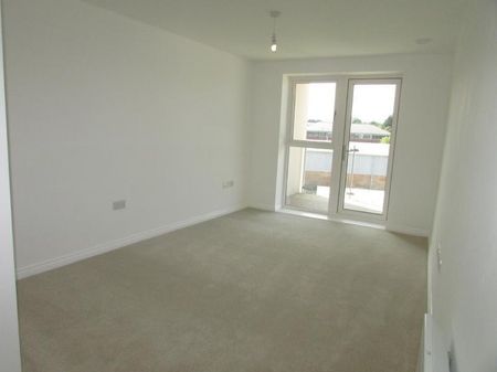 Elstree Way, WD6 1BX, Borehamwood - Photo 2