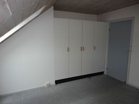 Stor og lys lejlighed på øverste etage - Photo 3