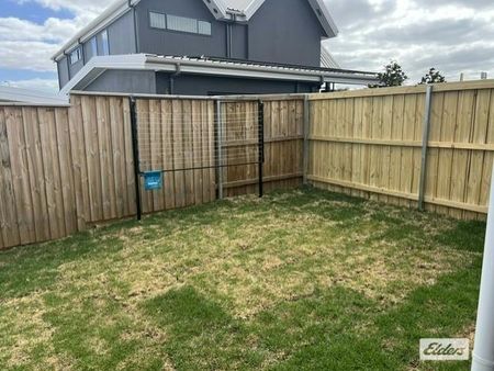 Private Entrance Offering Peace, Privacy & Independent Living - Photo 4