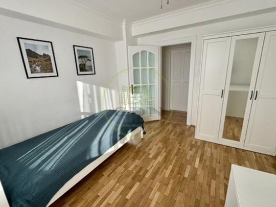 Apart. 4 camere, mobilat si utilat, central, Bloc Stea cu vedere spre Primarie - Photo 1