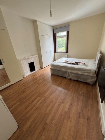 Room in a Shared House, Norbury Crescent, SW16 - Photo 3