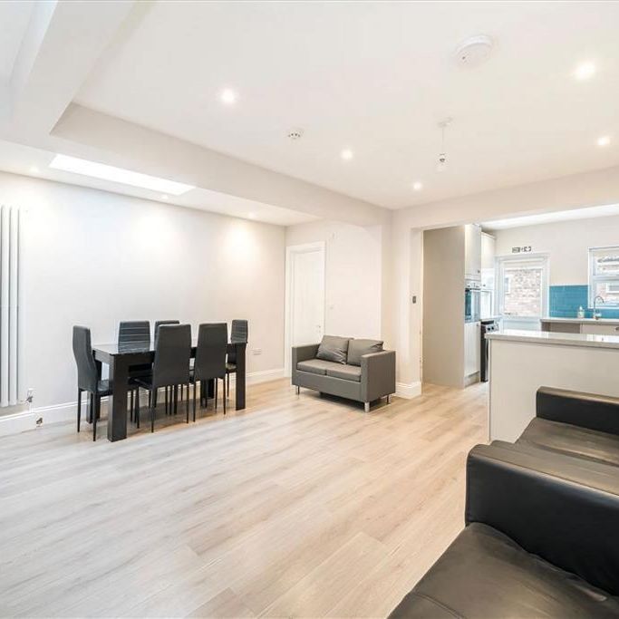 5 bedroom terraced house to rent - Photo 1
