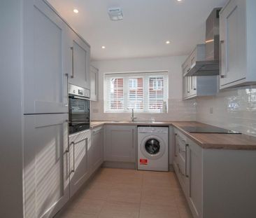 3 bedroom semi-detached house to rent - Photo 6