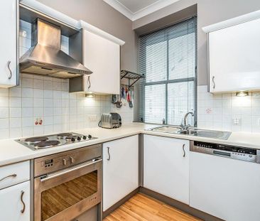 1 bedroom flat to rent - Photo 6