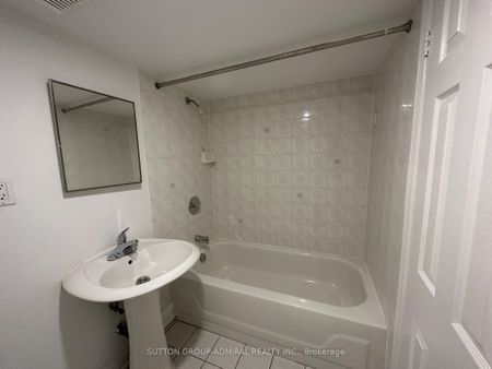 For Lease - 7 Resolution Crescent Unit# Lower A, Toronto, Ontario - Photo 4