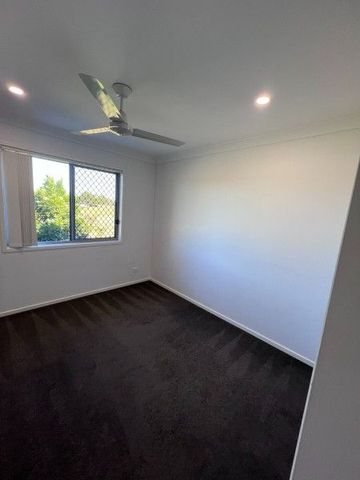 32 Joyce St - 3 Bed Townhouse - Photo 2