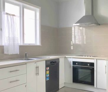 3 Bedroom - Easy Family Living - Photo 2