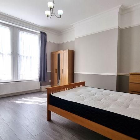 3 bedroom apartment to rent - Photo 1