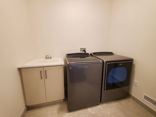 For Lease - 1458 Kovachik Boulevard, Milton, Ontario - Photo 1