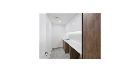 Executive living on the city fringe! - Photo 4