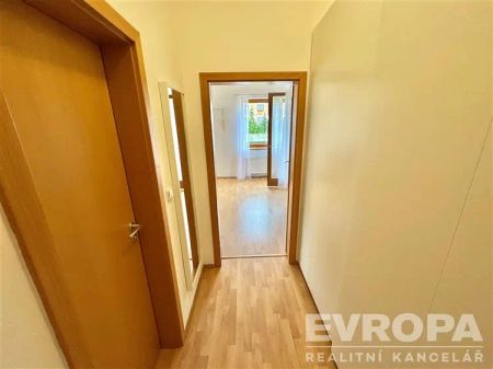 Pronájem 2+kk se zahradou, terasou a garážovým stáním | Praha 5 – Hlubočepy - Фото 4