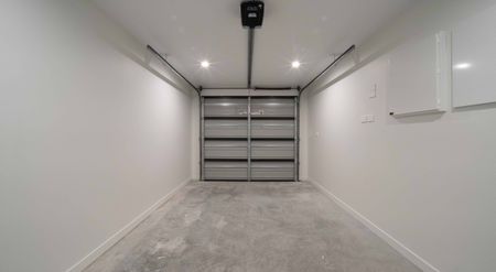 Modern near new 2 bedroom Unit + Garage - Photo 4