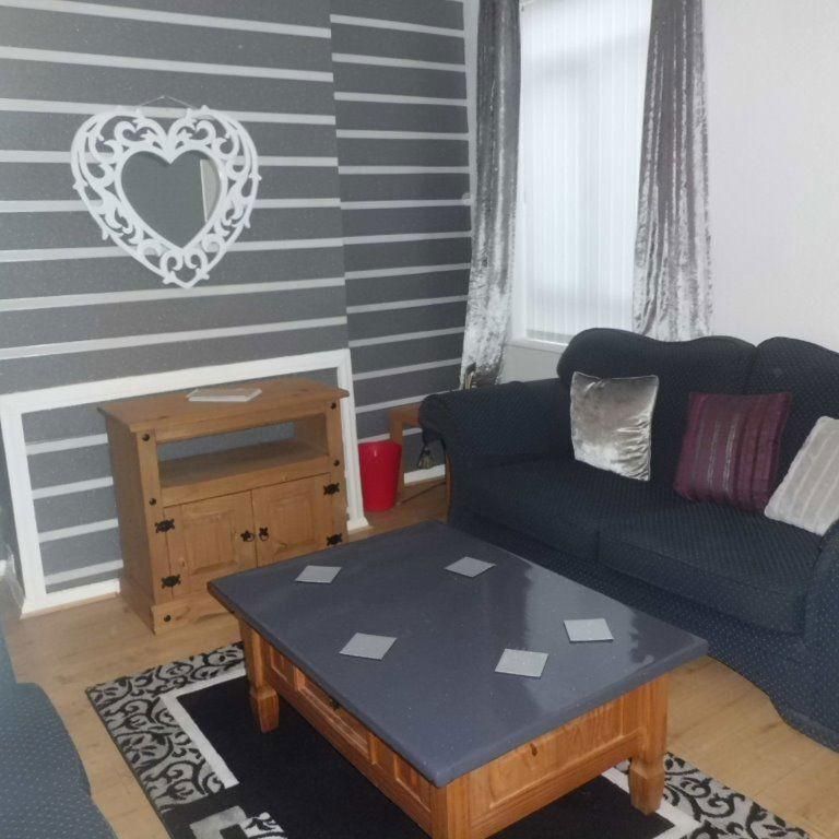 5 bedroom house to rent - Photo 1