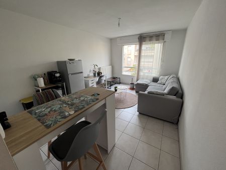 Location Appartement 1 pièce 26m² RODEZ 12000 - Photo 2