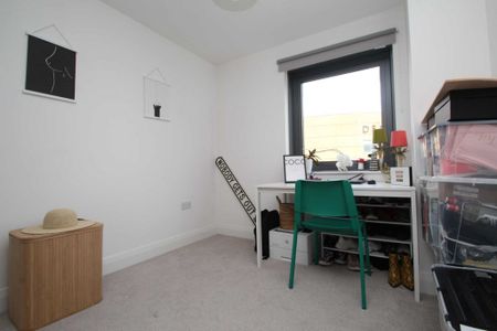 2 bed Apartment for rent - Photo 2