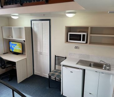 Furnished Loft in the Heart of the University District - Photo 5