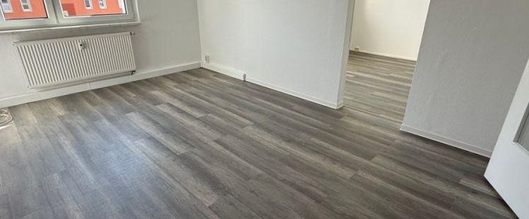 Südbalkon / 2.OG / Bad mit Fenster / ...in Reichenbrand ! - Foto 1