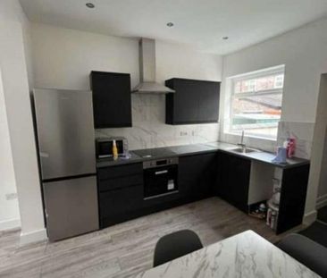 Thorn Grove, Manchester, M14 - Photo 4
