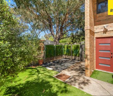 Lyneham Bedsit in serene location - Photo 6