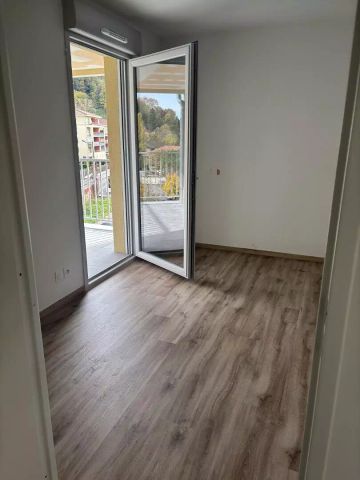 location Appartement T3 DE 60.55m² À MAUBEC - Photo 3