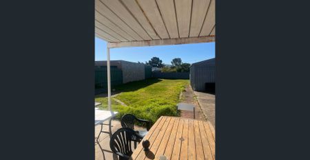 Newly renovated spacious 2 bedroom home - Photo 4